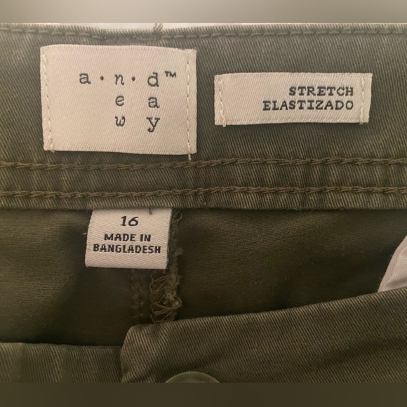 A New Day dress pant in size 16. Color is green olive. Good condition,no damage. - Picture 8 of 8